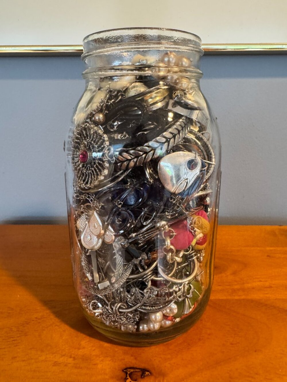 1 Quart Mason Jar Full of Mystery Jewelry 3+lbs! - Picture 2 of 10